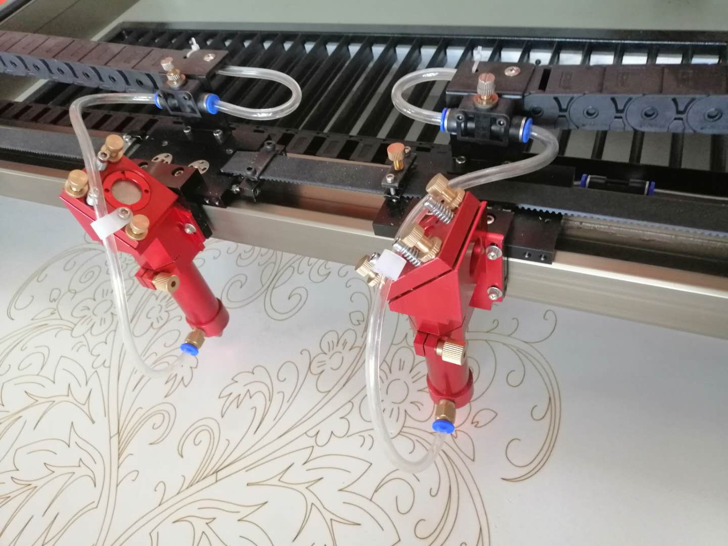 为什么不能把非金属激光切割机应用到金属激光切割机领域