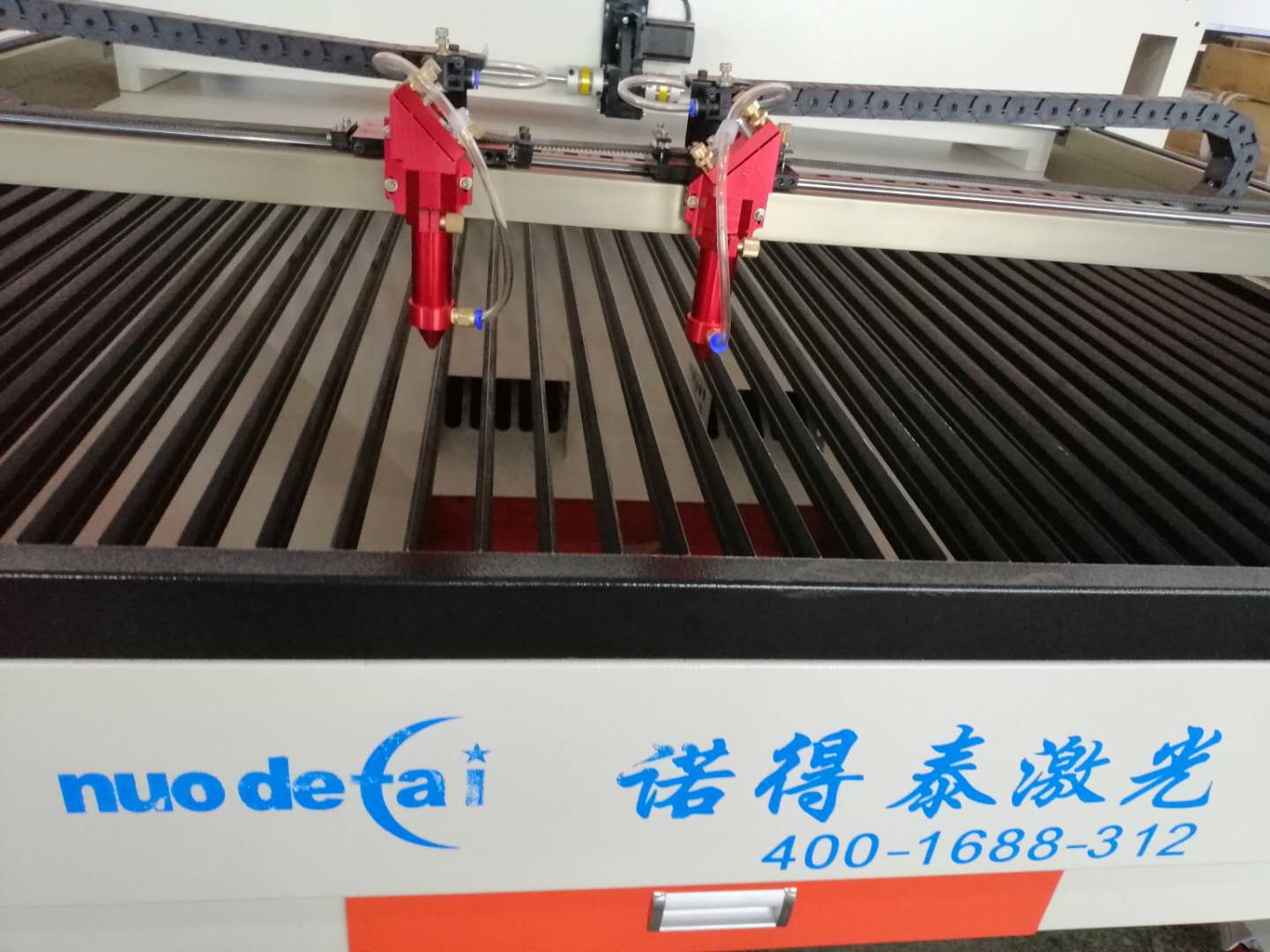 布料切割没有速度的激光切割机等于没有激情的澎湃灵魂