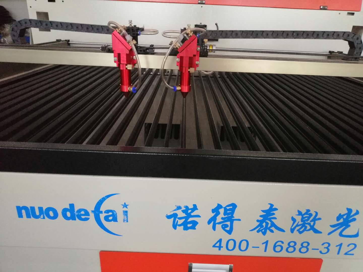 未来水切割机会代替光纤金属激光切割机吗?