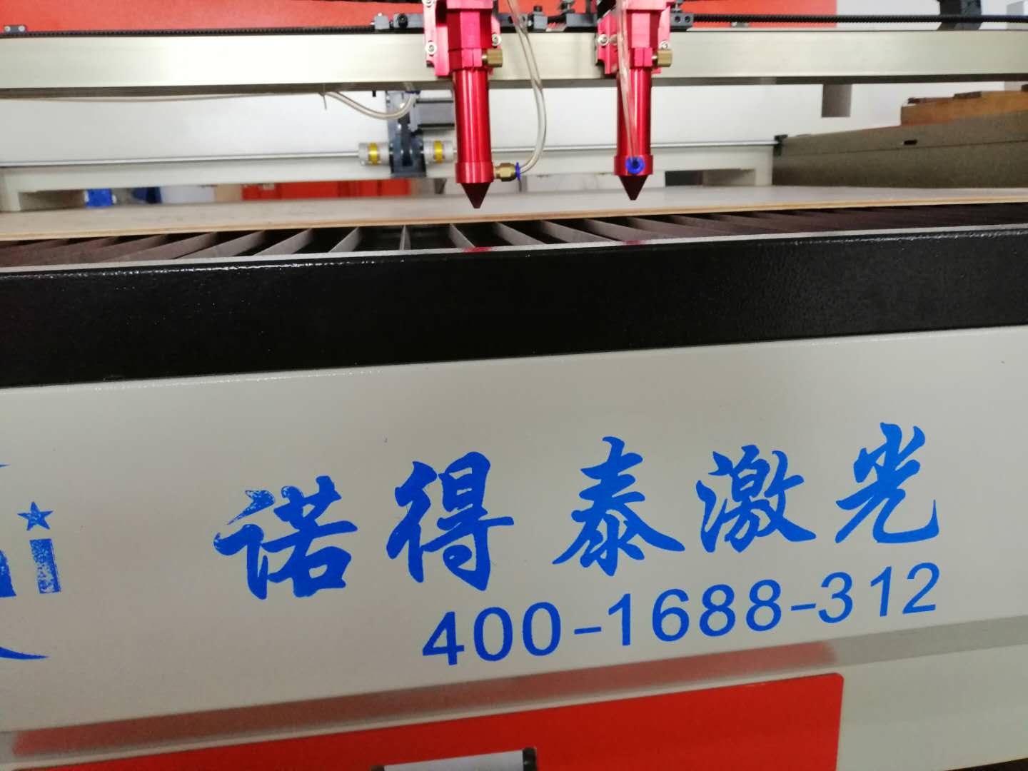 玻璃管二氧化碳激光切割机只出现一些微弱的光是什么原因？