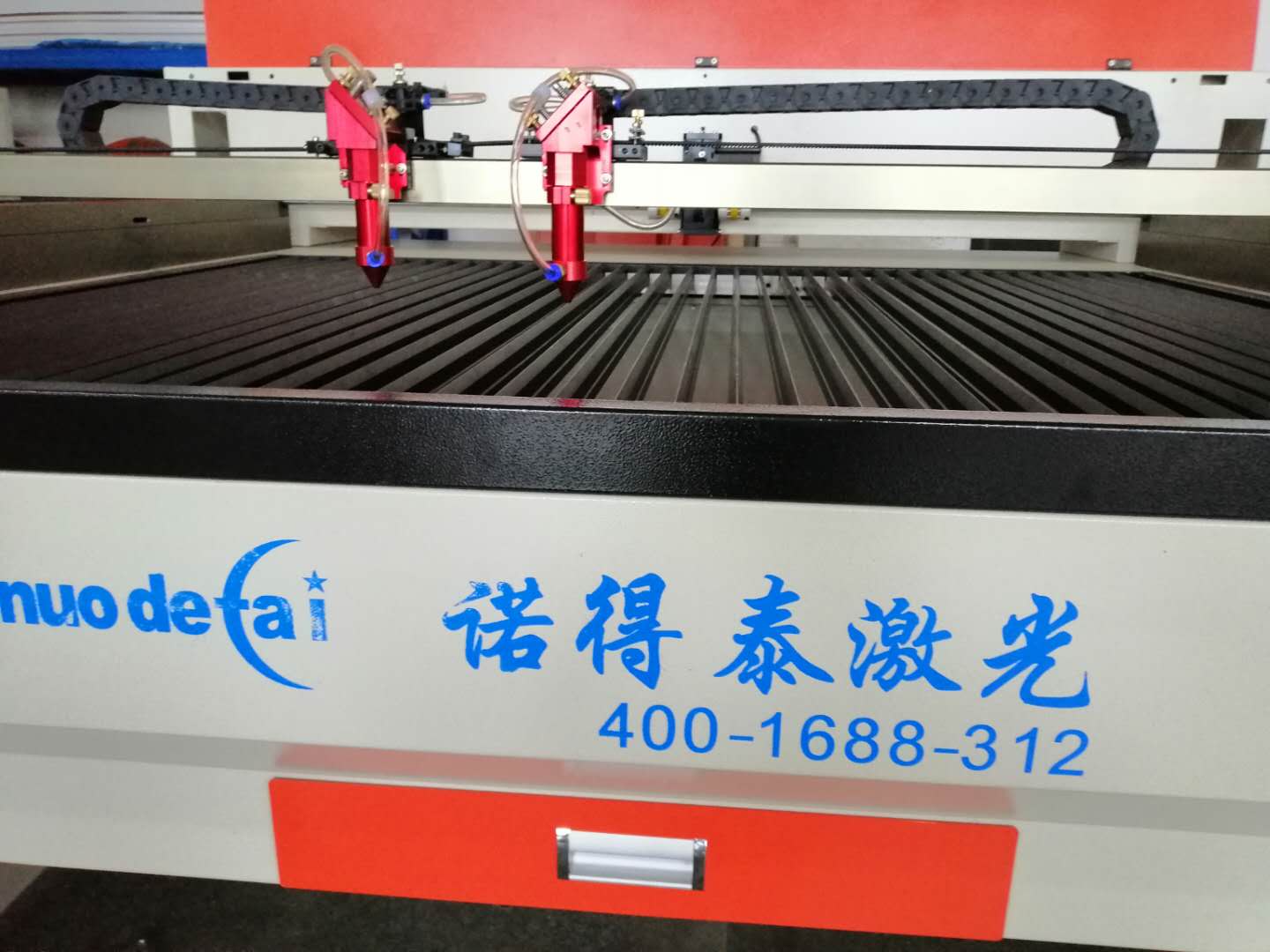 为什么布料激光切割机在切割的时候烟雾很大是什么原因？