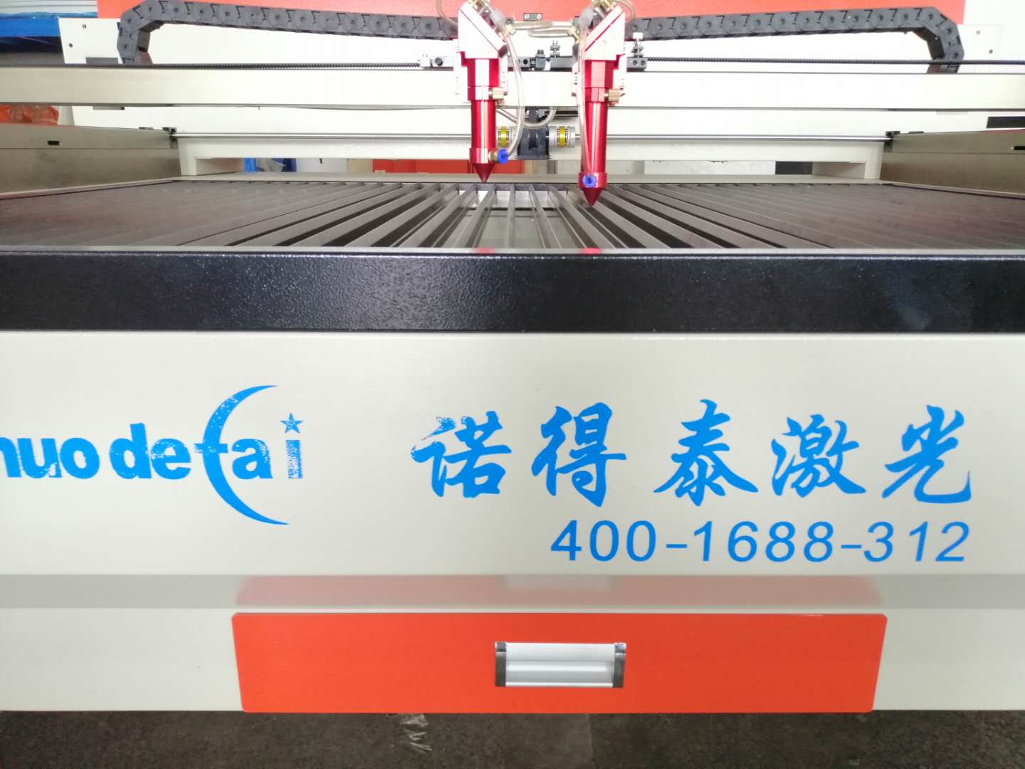 根据材料来选择木板激光切割机机型