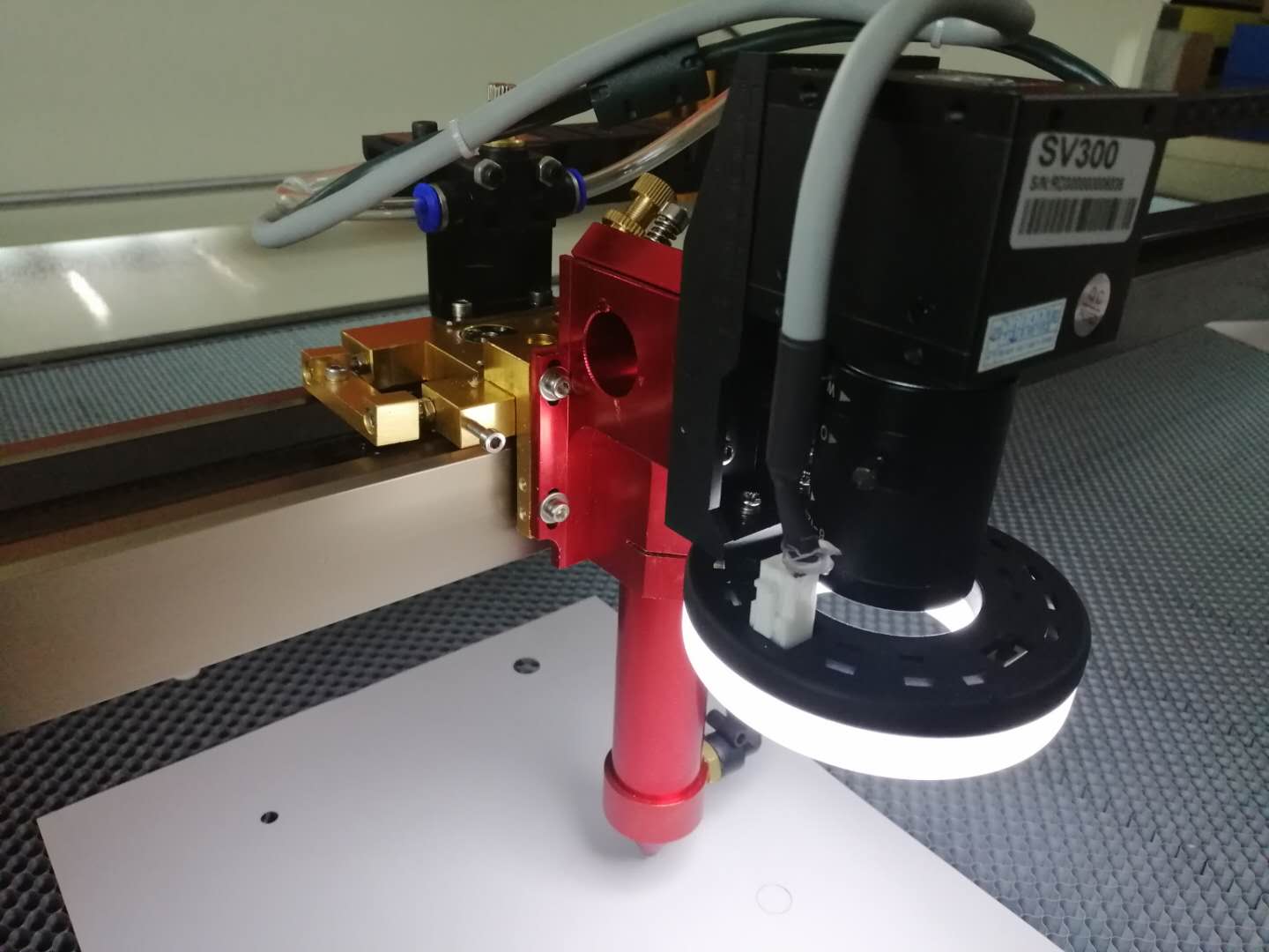 作为一个合格的激光切割机操作技术员具要有哪些的基础知识！