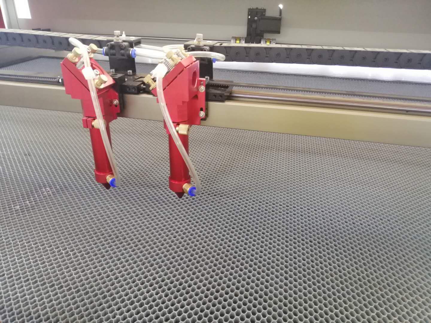 东莞小型双头布料激光切割机生产厂家