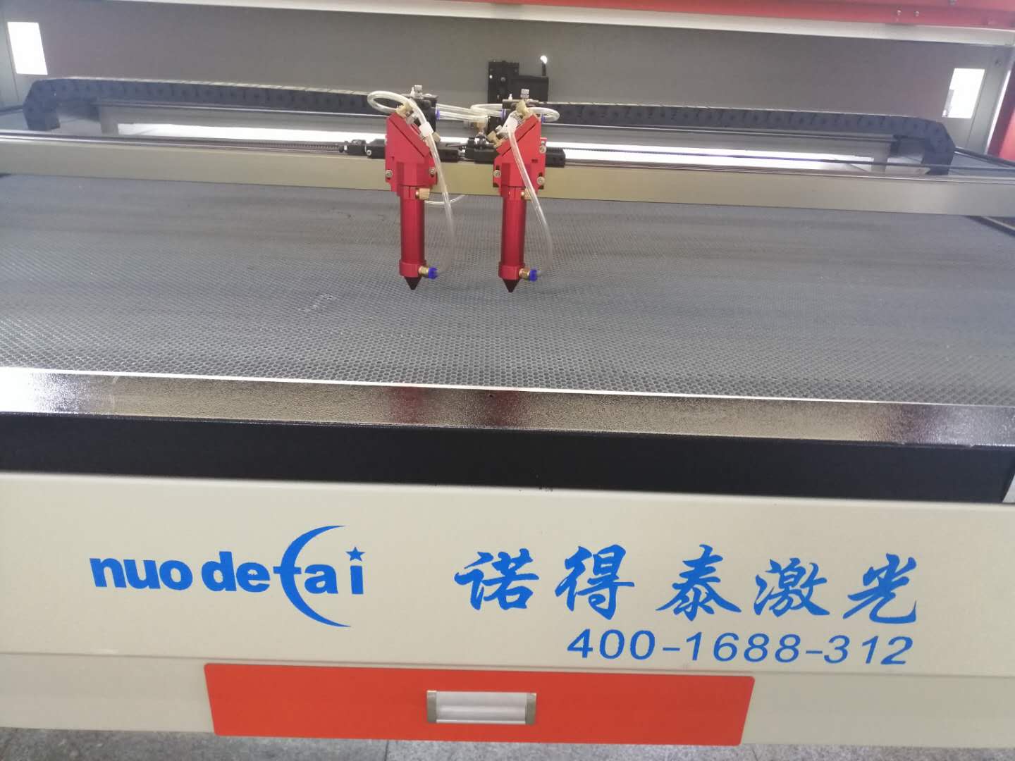 想买一台双头布料激光切割机，但是不知道价格是多少？