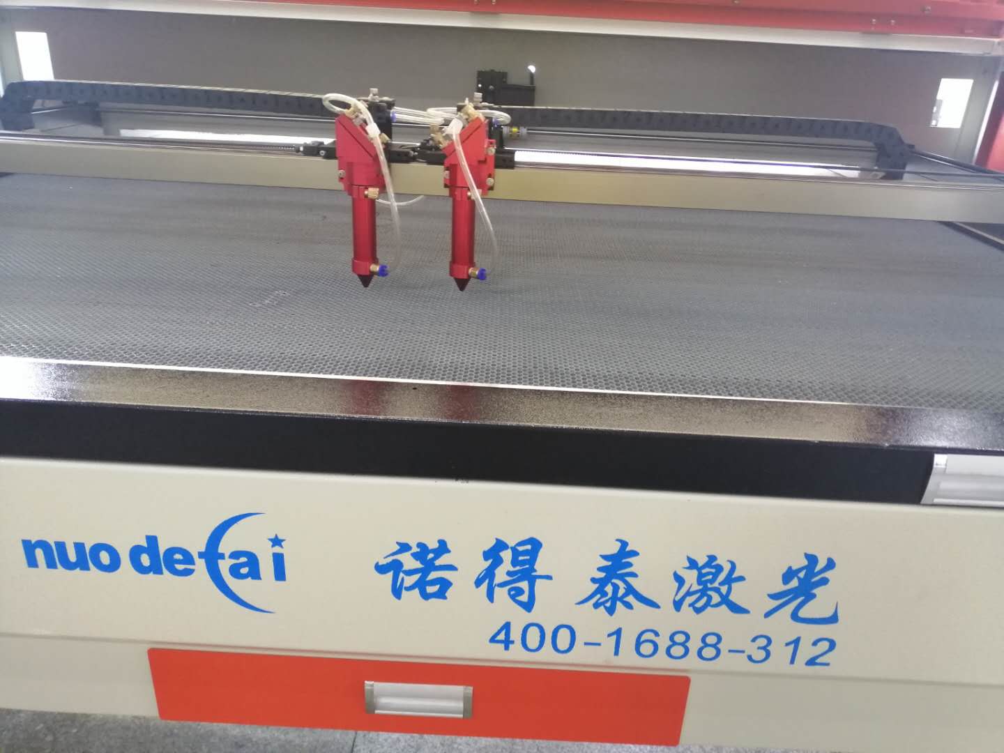 窗帘布料裁剪何不使用激光切割机加工试试？