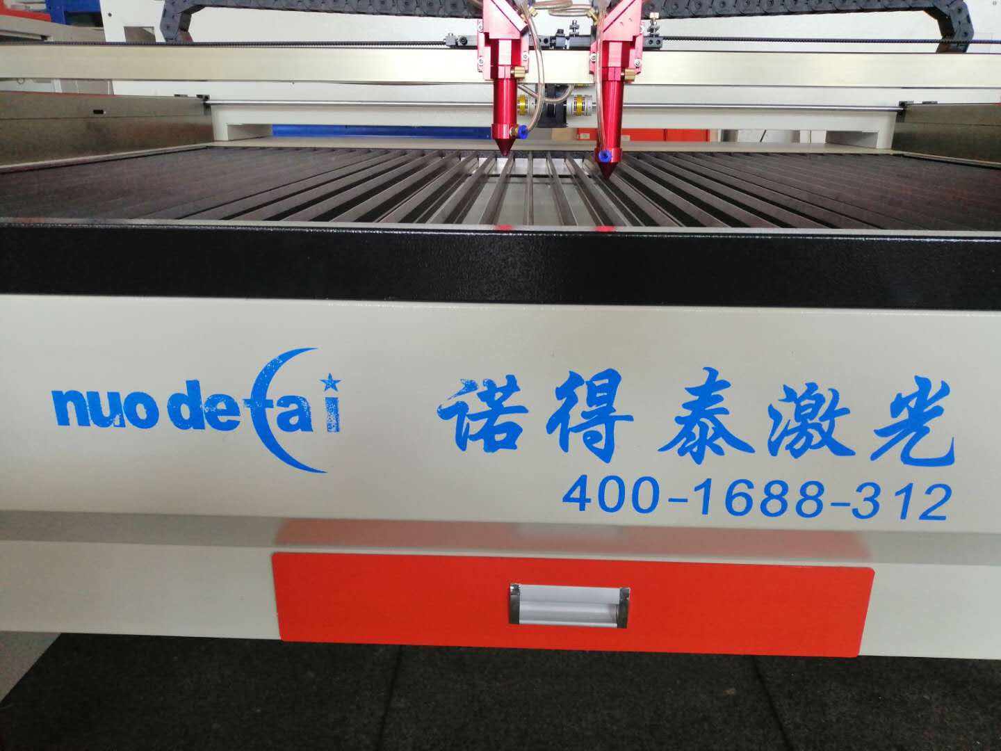 1390成为亚克力主力激光切割机型