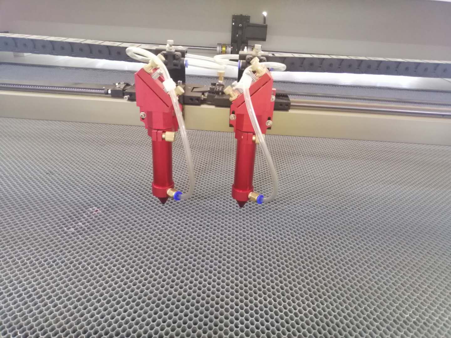 小型双头皮革布料激光切割机
